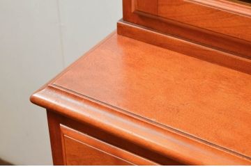 中古　横浜ダニエル(daniel)　A-213　重厚感のある佇まいが魅力のキャビネット(飾り棚、食器棚、カップボード、収納棚、戸棚)(R-077602)