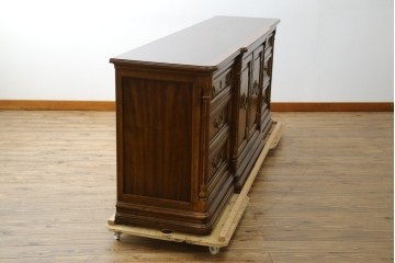 中古　美品　マホガニー材　DREXEL HERITAGE(ドレクセルヘリテイジ)　重厚感あるつくりが魅力的なサイドボード　(R-077609)