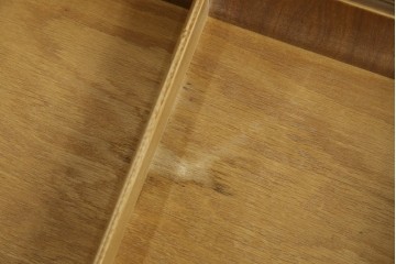 中古　美品　マホガニー材　DREXEL HERITAGE(ドレクセルヘリテイジ)　重厚感あるつくりが魅力的なサイドボード　(R-077609)