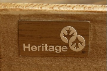 中古　美品　マホガニー材　DREXEL HERITAGE(ドレクセルヘリテイジ)　重厚感あるつくりが魅力的なサイドボード　(R-077609)