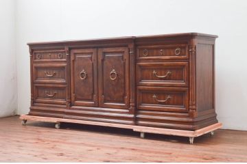 中古　美品　マホガニー材　DREXEL HERITAGE(ドレクセルヘリテイジ)　重厚感あるつくりが魅力的なサイドボード(サイドチェスト、カウンター、リビングボード)(R-077609)