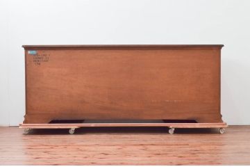 中古　美品　マホガニー材　DREXEL HERITAGE(ドレクセルヘリテイジ)　重厚感あるつくりが魅力的なサイドボード(サイドチェスト、カウンター、リビングボード)(R-077609)