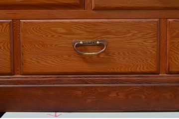 中古　美品　屋久杉　美しい杢目が目を惹く重厚な佇まいが魅力の茶箪笥(茶棚、戸棚、収納棚、飾り棚、キャビネット、食器棚)(定価約90万円)(R-077610)