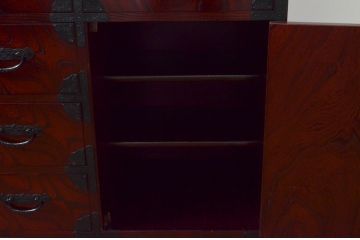 中古　美品　筑後民芸　上質な和の雰囲気を高める茶箪笥(茶棚、戸棚、収納棚、食器棚、整理箪笥、収納箪笥、チェスト、キャビネット、引き出し、和箪笥)(R-077611)