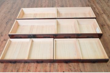 中古　美品　筑後民芸　上質な和の雰囲気を高める茶箪笥(茶棚、戸棚、収納棚、食器棚、整理箪笥、収納箪笥、チェスト、キャビネット、引き出し、和箪笥)(R-077611)