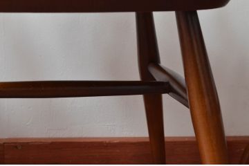 イギリスビンテージ　ERCOL(アーコール)　落ち着いた色味とシンプルなデザインが魅力的なフープバックチェア3脚セット(ダイニングチェア、ウィンザーチェア、ウインザーチェア、ワークチェア、板座チェア、椅子、イス、ヴィンテージ、英国、北欧)(R-077612)