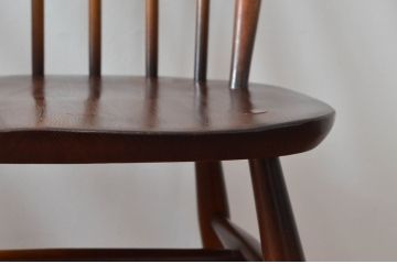 イギリスビンテージ　ERCOL(アーコール)　落ち着いた色味とシンプルなデザインが魅力的なフープバックチェア3脚セット(ダイニングチェア、ウィンザーチェア、ウインザーチェア、ワークチェア、板座チェア、椅子、イス、ヴィンテージ、英国、北欧)(R-077612)