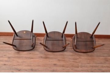 イギリスビンテージ　ERCOL(アーコール)　落ち着いた色味とシンプルなデザインが魅力的なフープバックチェア3脚セット(ダイニングチェア、ウィンザーチェア、ウインザーチェア、ワークチェア、板座チェア、椅子、イス、ヴィンテージ、英国、北欧)(R-077612)