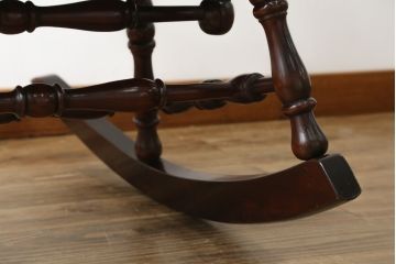 中古　日向民芸家具　水目桜(ミズメザクラ)　ゆったりとしたくつろぎの時間におすすめなロッキングチェア(アームチェア、板座チェア、揺り椅子、いす、イス)(R-077619)