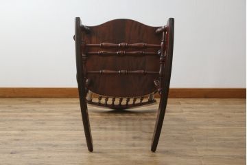 中古　日向民芸家具　水目桜(ミズメザクラ)　ゆったりとしたくつろぎの時間におすすめなロッキングチェア(アームチェア、板座チェア、揺り椅子、いす、イス)(R-077619)