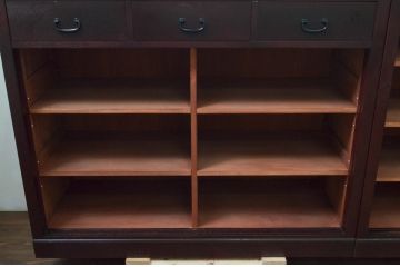 中古　タモ材　上質な和の空間を演出する水屋箪笥サイドボード(サイドキャビネット、収納棚、戸棚、食器棚、茶箪笥)(R-077625)
