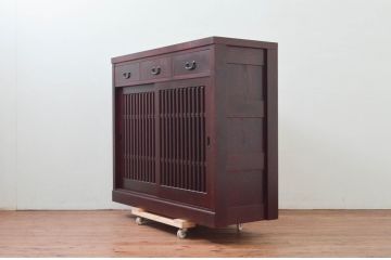 中古　タモ材　上質な和の空間を演出する水屋箪笥サイドボード(サイドキャビネット、収納棚、戸棚、食器棚、茶箪笥)(R-077625)