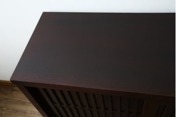 中古　タモ材　上質な和の空間を演出する水屋箪笥サイドボード(サイドキャビネット、収納棚、戸棚、食器棚、茶箪笥)(R-077626)