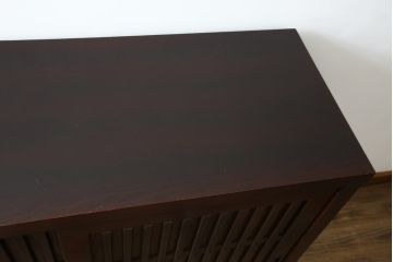 中古　タモ材　上質な和の空間を演出する水屋箪笥サイドボード(サイドキャビネット、収納棚、戸棚、食器棚、茶箪笥)(R-077626)