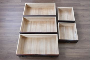 中古　美品!!　欅産業　漆塗り　仙台民芸箪笥(仙台箪笥)　KC-2000　力強い杢目が目を引く箪笥(小箪笥、収納タンス、チェスト、引き出し)(定価約43万円)(R-077627)