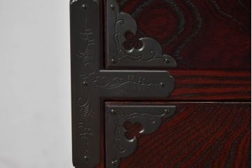 中古　美品!!　欅産業　漆塗り　仙台民芸箪笥(仙台箪笥)　KC-2000　力強い杢目が目を引く箪笥(小箪笥、収納タンス、チェスト、引き出し)(定価約43万円)(R-077627)