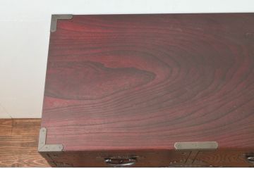 中古　美品!!　欅産業　漆塗り　仙台民芸箪笥(仙台箪笥)　KC-2000　力強い杢目が目を引く箪笥(小箪笥、収納タンス、チェスト、引き出し)(定価約43万円)(R-077627)