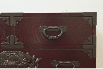 中古　美品!!　欅産業　漆塗り　仙台民芸箪笥(仙台箪笥)　KC-2000　力強い杢目が目を引く箪笥(小箪笥、収納タンス、チェスト、引き出し)(定価約43万円)(R-077627)