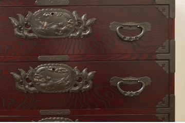 中古　美品!!　欅産業　漆塗り　仙台民芸箪笥(仙台箪笥)　KC-2000　力強い杢目が目を引く箪笥(小箪笥、収納タンス、チェスト、引き出し)(定価約43万円)(R-077627)