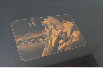 中古　美品!!　株式会社輪島工芸　輪島塗り　繊細な図柄が美しい蒔絵座卓(ローテーブル、センターテーブル、リビングテーブル)(定価約180万円)(R-077628)