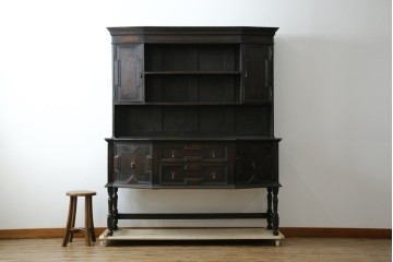 イギリスアンティーク　オーク材　シックな佇まいが味わい深いカップボード　(R-077630)