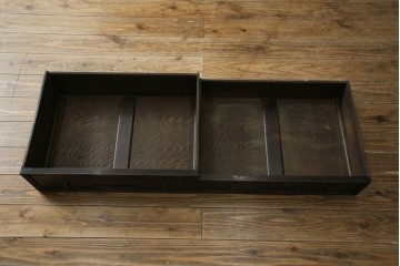 イギリスアンティーク　オーク材　シックな佇まいが味わい深いカップボード　(R-077630)