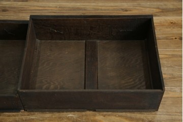 イギリスアンティーク　オーク材　シックな佇まいが味わい深いカップボード　(R-077630)