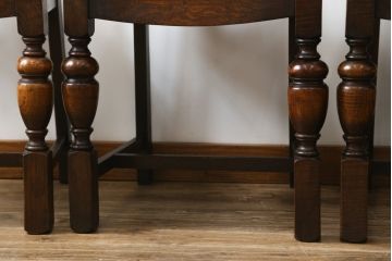 イギリスアンティーク　オーク材　クラシカルで気品漂うスタイルが魅力的なダイニングチェア4脚セット(椅子、イス、英国)(R-077631)