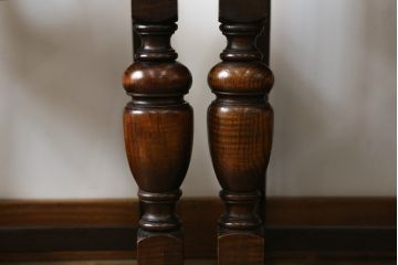 イギリスアンティーク　オーク材　クラシカルで気品漂うスタイルが魅力的なダイニングチェア4脚セット(椅子、イス、英国)(R-077631)