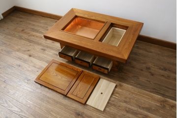 中古　美品!!　欅(ケヤキ)材　美しい木目が魅力的な関西火鉢(囲炉裏、座卓、木製火鉢、長火鉢、ローテーブル)(R-077633)