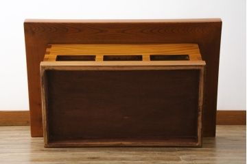 中古　美品!!　欅(ケヤキ)材　美しい木目が魅力的な関西火鉢(囲炉裏、座卓、木製火鉢、長火鉢、ローテーブル)(R-077633)