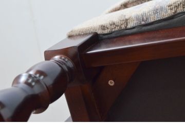 中古　カリモク家具(karimoku)　ゆったりと座れるキャスター付きダイニングアームチェア2脚セット(ダイニングチェア、ラウンジチェア、イス、椅子、バラ売り可能)(定価2脚で約16万円)(R-077635)
