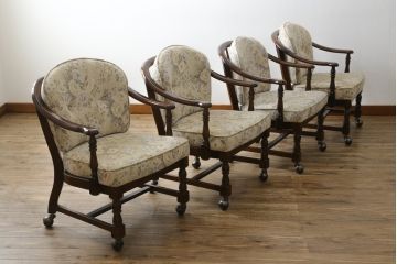 中古　カリモク家具(karimoku)　ゆったりと座れるキャスター付きダイニングアームチェア4脚セット(ダイニングチェア、ラウンジチェア、イス、椅子)(定価4脚で約32万円)(R-077636)