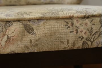 中古　カリモク家具(karimoku)　ゆったりと座れるキャスター付きダイニングアームチェア4脚セット(ダイニングチェア、ラウンジチェア、イス、椅子)(定価4脚で約32万円)(R-077636)