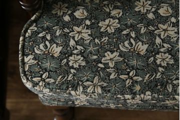中古　美品　カリモク家具(karimoku)　ゆったりと座れるキャスター付きダイニングアームチェア4脚セット(ダイニングチェア、ラウンジチェア、イス、椅子)(定価4脚で約32万円)(R-077637)