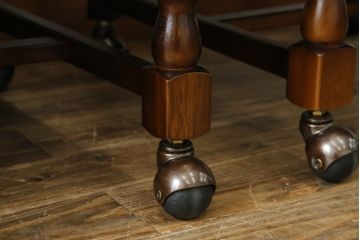 中古　美品　カリモク家具(karimoku)　ゆったりと座れるキャスター付きダイニングアームチェア4脚セット(ダイニングチェア、ラウンジチェア、イス、椅子)(定価4脚で約32万円)(R-077637)