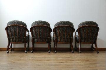 中古　美品　カリモク家具(karimoku)　ゆったりと座れるキャスター付きダイニングアームチェア4脚セット(ダイニングチェア、ラウンジチェア、イス、椅子)(定価4脚で約32万円)(R-077637)