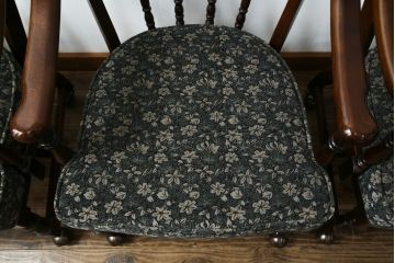 中古　美品　カリモク家具(karimoku)　ゆったりと座れるキャスター付きダイニングアームチェア4脚セット(ダイニングチェア、ラウンジチェア、イス、椅子)(定価4脚で約32万円)(R-077637)