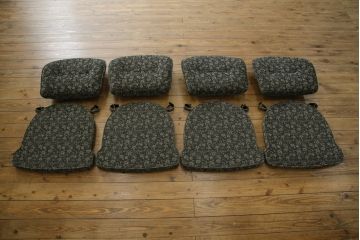中古　美品　カリモク家具(karimoku)　ゆったりと座れるキャスター付きダイニングアームチェア4脚セット(ダイニングチェア、ラウンジチェア、イス、椅子)(定価4脚で約32万円)(R-077637)