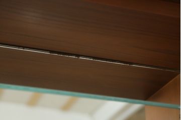 イギリスアンティーク　粋な使い方でディスプレイにも収納にもなるピアノリメイクキャビネット(食器棚、戸棚、収納棚、英国)(R-077642)