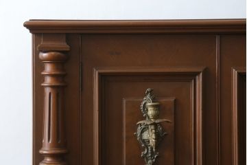 イギリスアンティーク　粋な使い方でディスプレイにも収納にもなるピアノリメイクキャビネット(食器棚、戸棚、収納棚、英国)(R-077642)