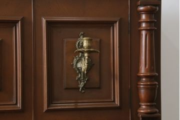 イギリスアンティーク　粋な使い方でディスプレイにも収納にもなるピアノリメイクキャビネット(食器棚、戸棚、収納棚、英国)(R-077642)