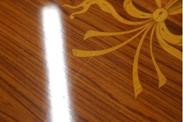 中古　最高級!!　六本木アピス(APIS)取り扱い　イタリア高級家具　真鍮飾りが美しい象嵌入りダイニングテーブル(4人掛け、6人掛け、食卓)(定価約150万円)(R-077644)