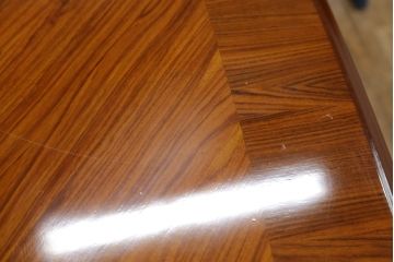 中古　最高級!!　六本木アピス(APIS)取り扱い　イタリア高級家具　真鍮飾りが美しい象嵌入りダイニングテーブル(4人掛け、6人掛け、食卓)(定価約150万円)(R-077644)