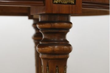 中古　最高級!!　六本木アピス(APIS)取り扱い　イタリア高級家具　真鍮飾りが美しい象嵌入りダイニングテーブル(4人掛け、6人掛け、食卓)(定価約150万円)(R-077644)