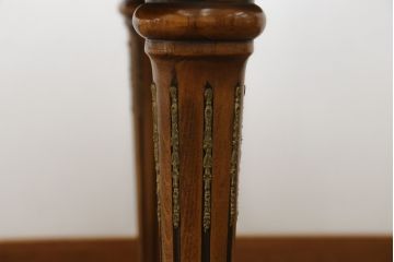 中古　最高級!!　六本木アピス(APIS)取り扱い　イタリア高級家具　真鍮飾りが美しい象嵌入りダイニングテーブル(4人掛け、6人掛け、食卓)(定価約150万円)(R-077644)