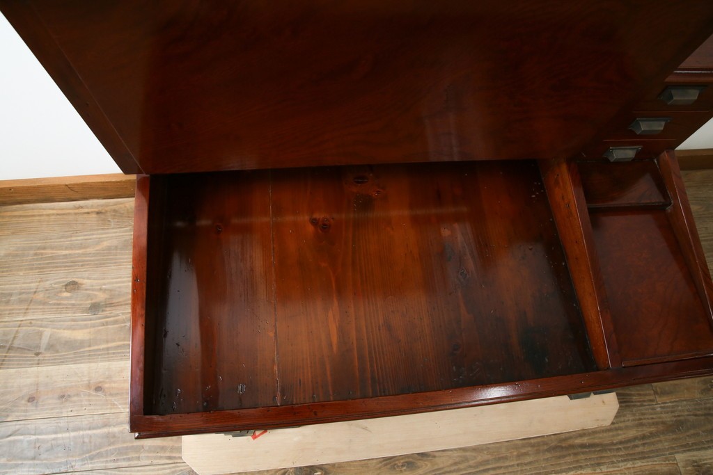 和製アンティーク　高級品!!　総欅(ケヤキ)材　赤みがかった色味が美しい帳場机(簿記机、ライティングビューロー、両袖机、座机、在宅用、在宅ワーク用)(R-077645)