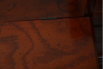 和製アンティーク　高級品!!　総欅(ケヤキ)材　赤みがかった色味が美しい帳場机(簿記机、ライティングビューロー、両袖机、座机、在宅用、在宅ワーク用)(R-077645)