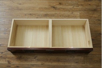 中古　四国・高松工芸家具　飛鳥欅箪笥　金具装飾が美しい欅材の衣装箪笥　(R-077646)