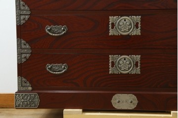 中古　四国・高松工芸家具　飛鳥欅箪笥　金具装飾が美しい欅材の衣装箪笥　(R-077646)